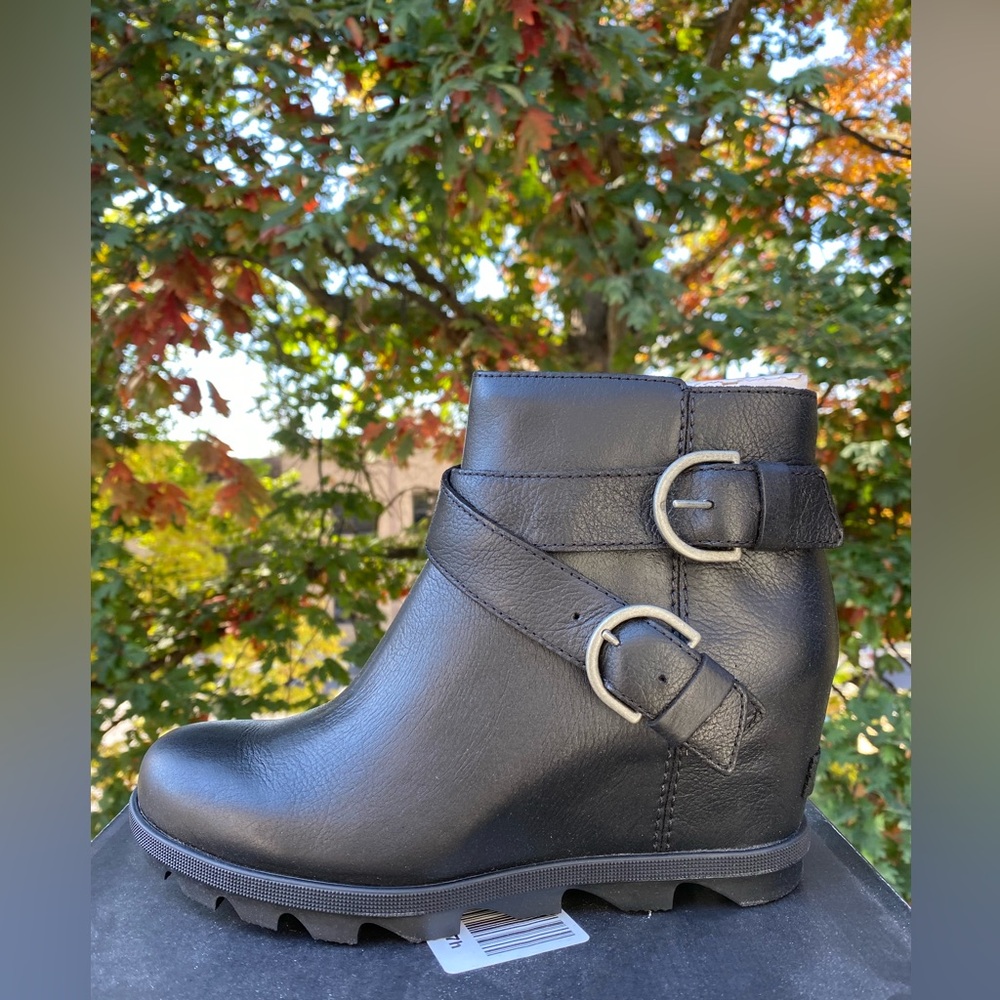 Sorel Black Leather Ankle Booties with Buckle Straps